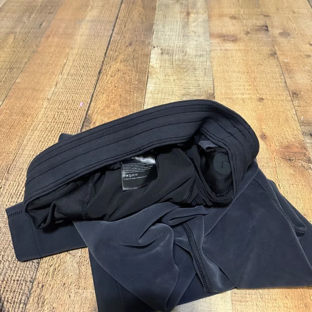Lululemon Softstreme High-Rise Straight Leg Crop Black size 4